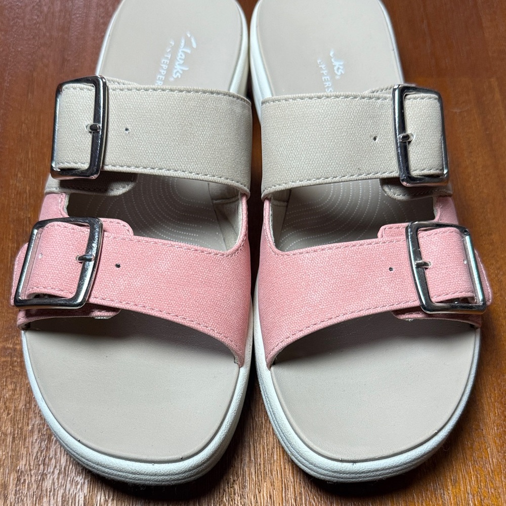 Clarks Women's Sandals in Pink and Beige - Picture 3 of 12